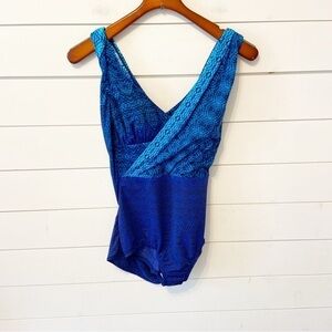 Lands End | Blue Criss Cross One Piece Cupped Bathing Suit Size 8L